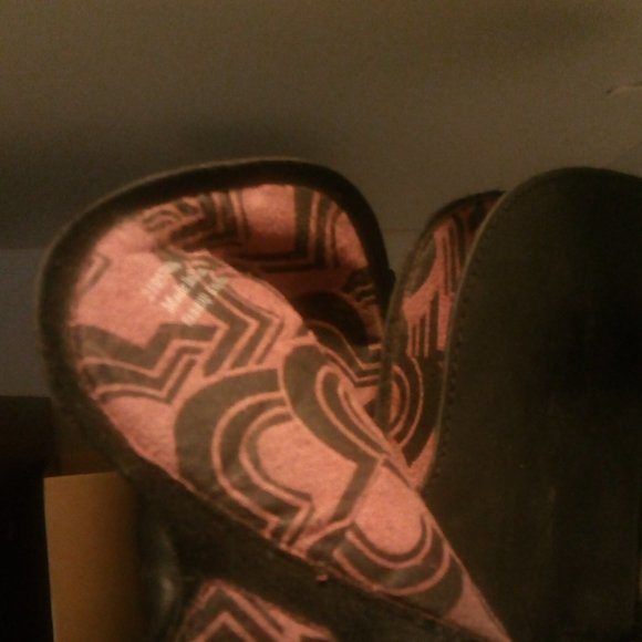 Stylish Black Leather Moto Boots! - Picture 3 of 11